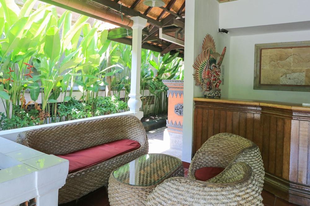 OYO 2548 Rasa Sayang Inn Kuta Selatan Luaran gambar