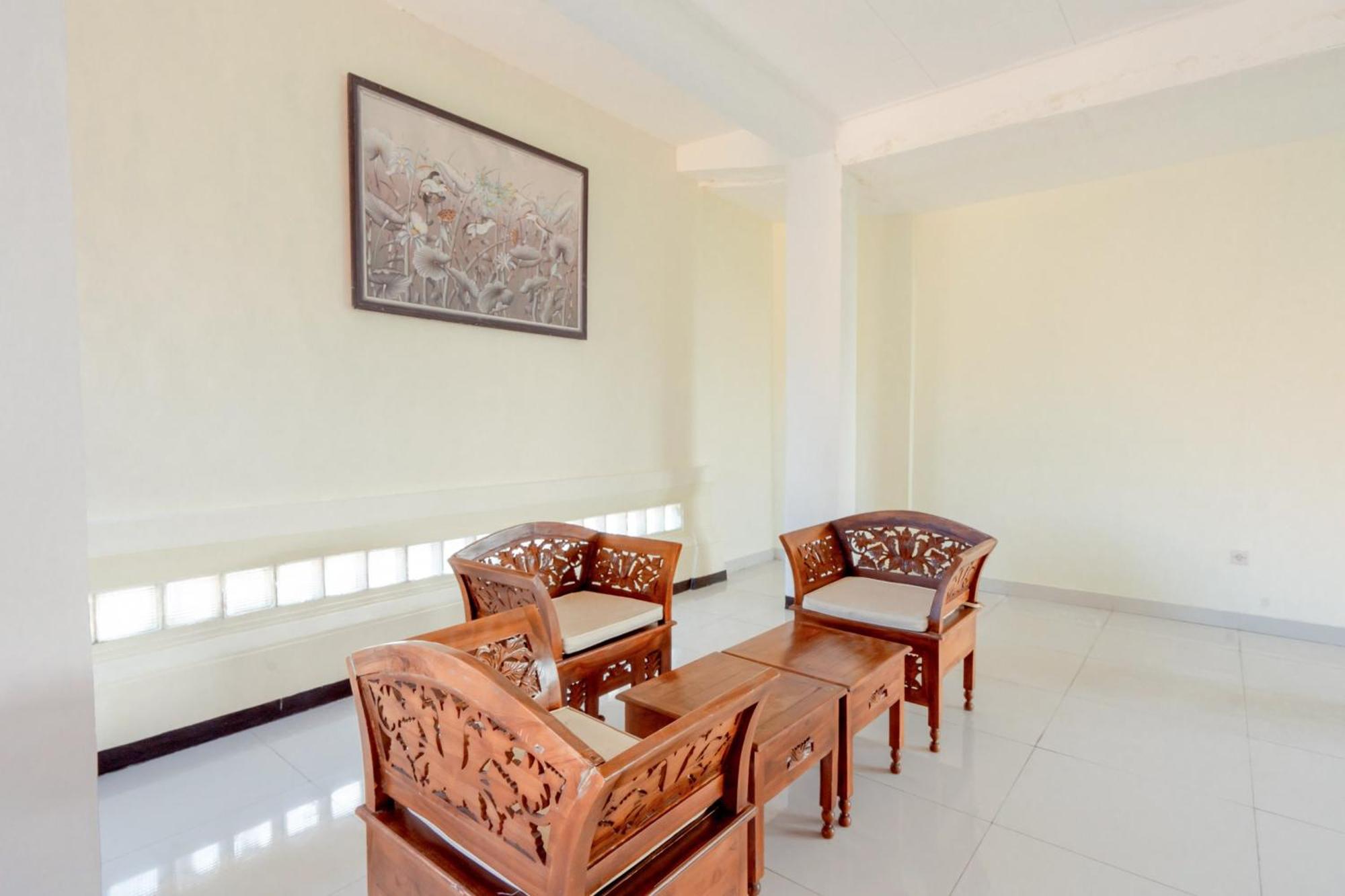 OYO 2548 Rasa Sayang Inn Kuta Selatan Luaran gambar
